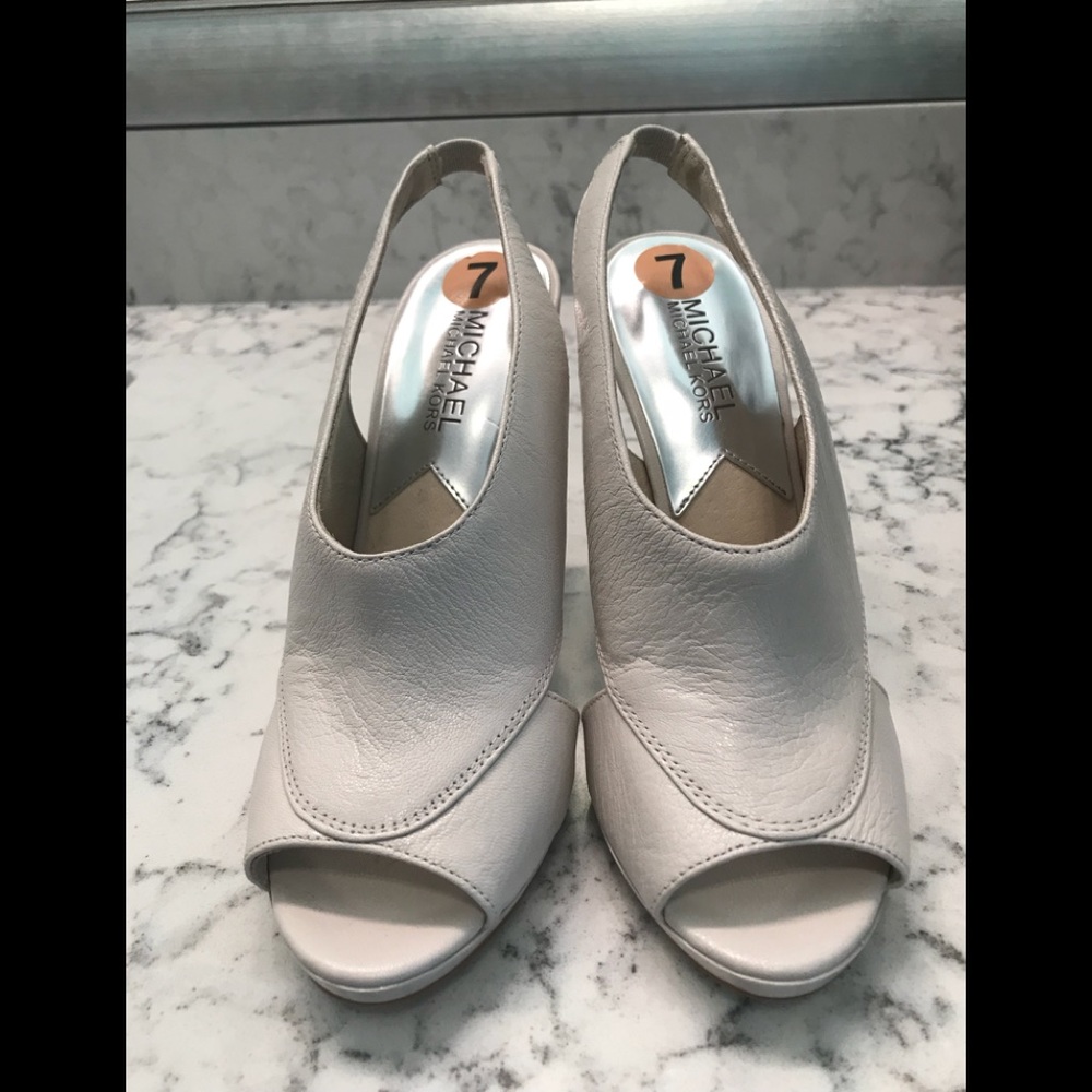 MICHAEL Michael Kors Taupe/Beige Open Toe Heels 7M
